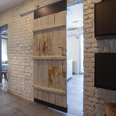 Luxury Loft Center #2 Min To Main Square# Parking
