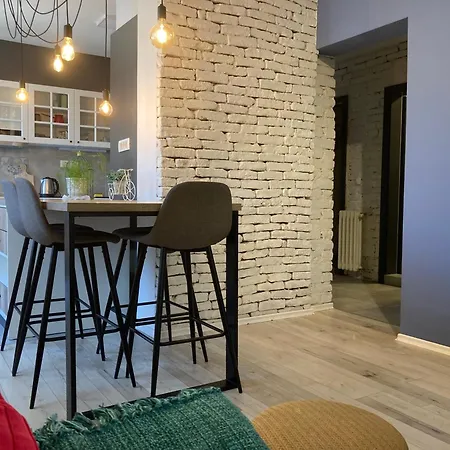Luxury Loft Center #2 Min To Main Square# Parking *